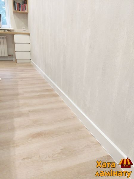 Плінтус Doellken Cubu flex 9003 сніжно-білий 100mm Cubu 9003 80mm фото