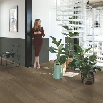 Кварц виниловая плитка для пола Quick-Step Fuse Linen oak dark brown SGMPC20330 фото