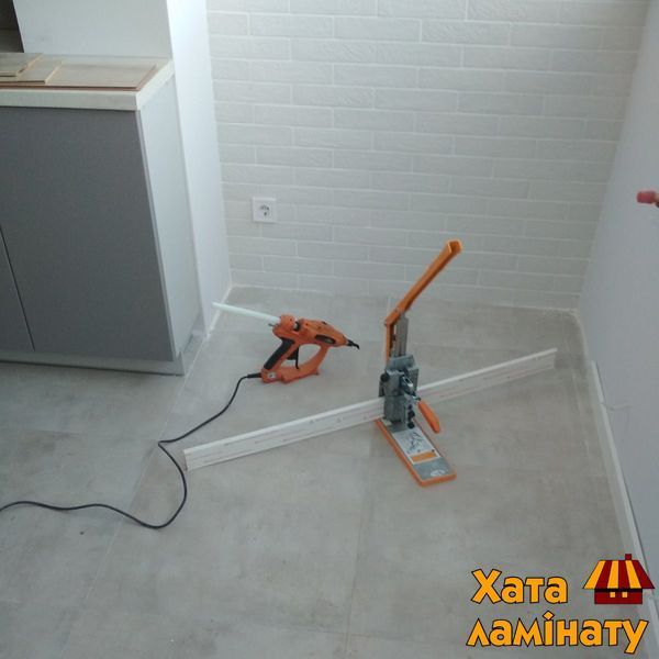 Плинтус Doellken Cubu flex 5012 молочно-белый 40mm Cubu 5012 40mm фото