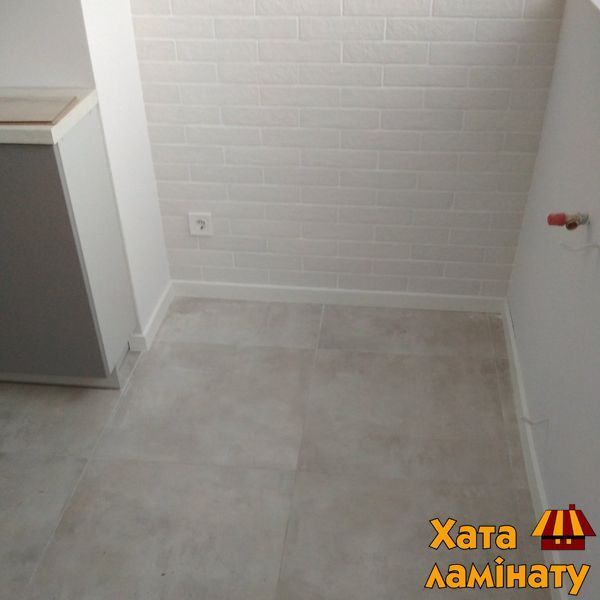 Плинтус Doellken Cubu flex 5012 молочно-белый 100mm Cubu 5012 100mm фото